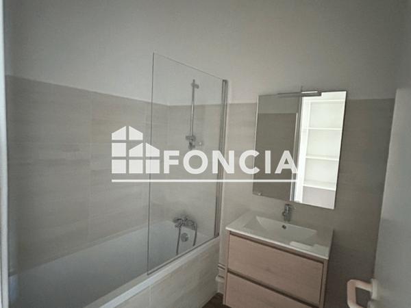 Location Appartement 2 pièces 47 m² - 9 RUE DE L'ECOLE Perpignan 66000