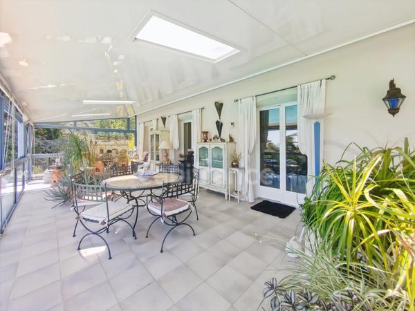 Givry (71) Maison à vendre de 250.43 m² - 6 pièces - terrain de 3 373 m² piscine !