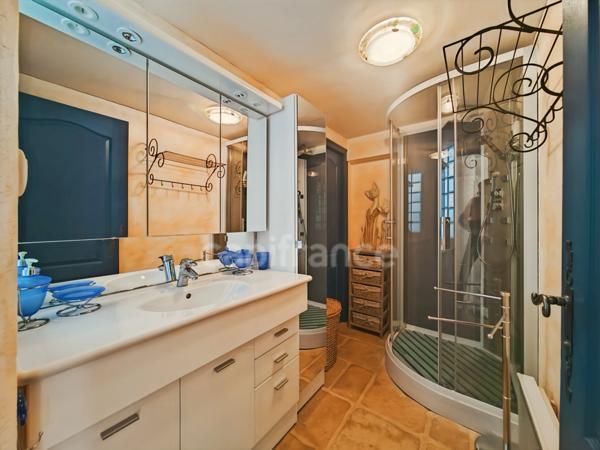 Givry (71) Maison à vendre de 250.43 m² - 6 pièces - terrain de 3 373 m² piscine !