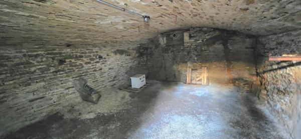 Maison en pierre de Bourgogne – 210 m² – Fort potentiel – Environnement calme