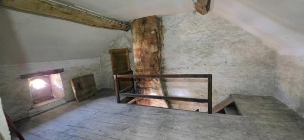 Maison en pierre de Bourgogne – 210 m² – Fort potentiel – Environnement calme