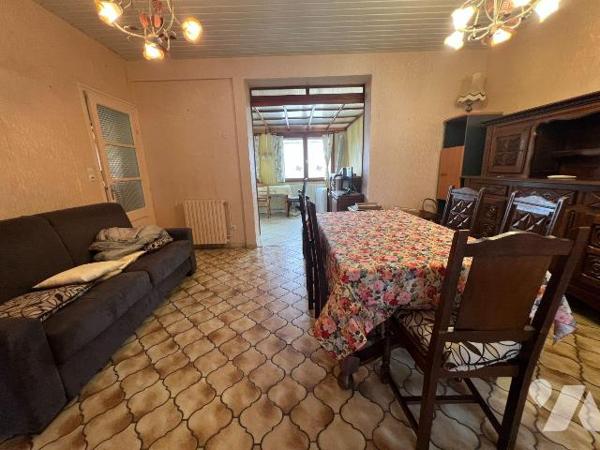 À vendre chez votre Notaire, maison sans mitoyenneté semi plain pied sur Loon-Plage (59279), co...