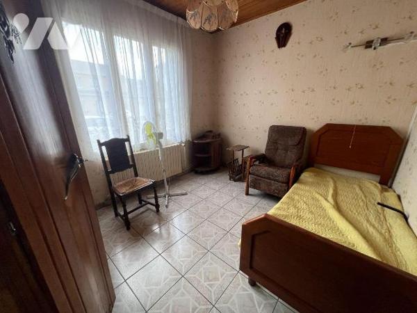 À vendre chez votre Notaire, maison sans mitoyenneté semi plain pied sur Loon-Plage (59279), co...