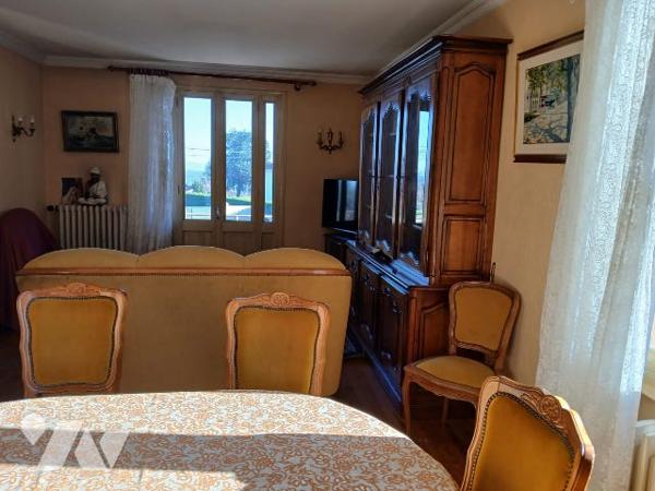 Maison à usage d'habitation des années 70 sur BOEN sur LIGNON avec terrain attenant de 1169m²