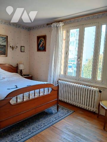 Maison à usage d'habitation des années 70 sur BOEN sur LIGNON avec terrain attenant de 1169m²