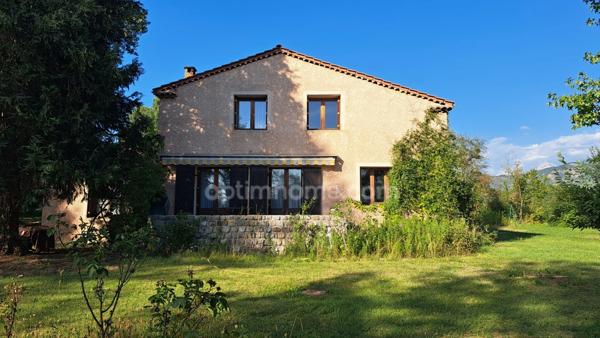 A vendre à Digne les Bains, Maison individuelle de type 6 avec 180m² habitable sur une parcelle de 4300m²