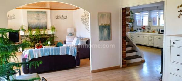 A vendre à Digne les Bains, Maison individuelle de type 6 avec 180m² habitable sur une parcelle de 4300m²