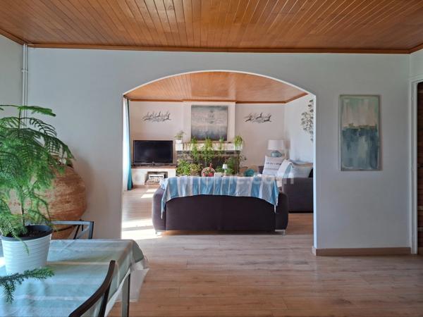 A vendre à Digne les Bains, Maison individuelle de type 6 avec 180m² habitable sur une parcelle de 4300m²