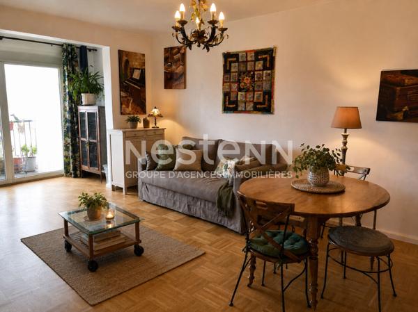 Appartement 3 pièces en dernier étage avec piscine et tennis à Écully
