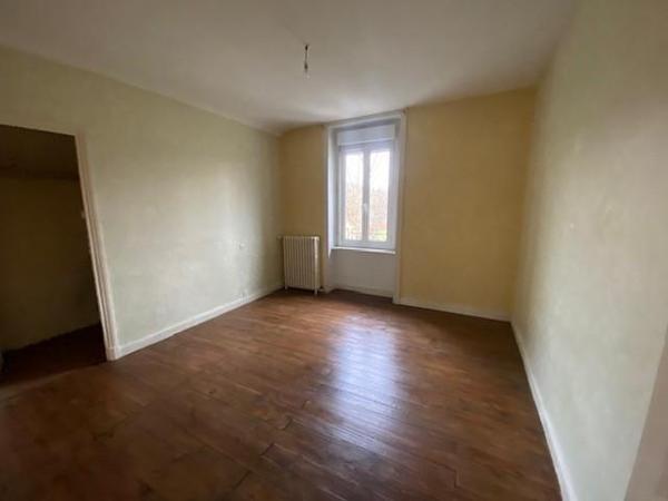 Maison * 6 Pièces * 123 M² * 15210 Ydes * 181 900  €