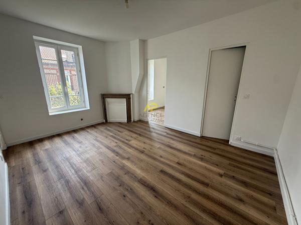 Refait à neuf au pied de la gare 200 000 € **  - Référence  2108