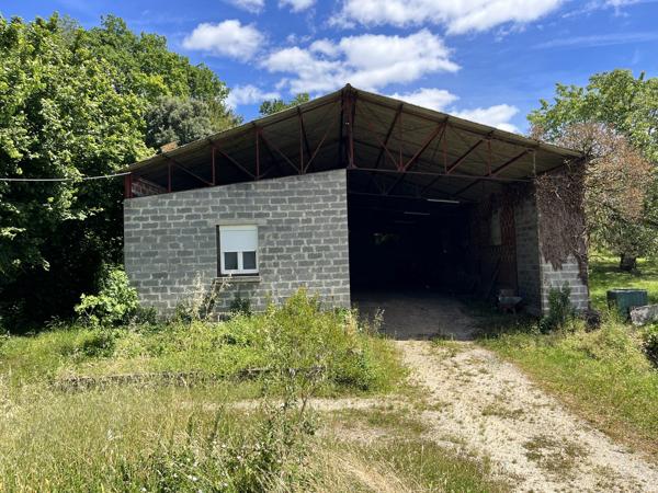 Maison familiale avec hangar de 300 m² sur terrain de 1 700 m²