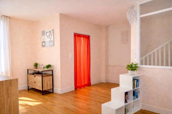 Maison de ville à vendre 5 pièces VICHY (03), garage  25 m2 et annexes - Quartier résidentiel  calme tant pour une résidence principale qu'un investissement