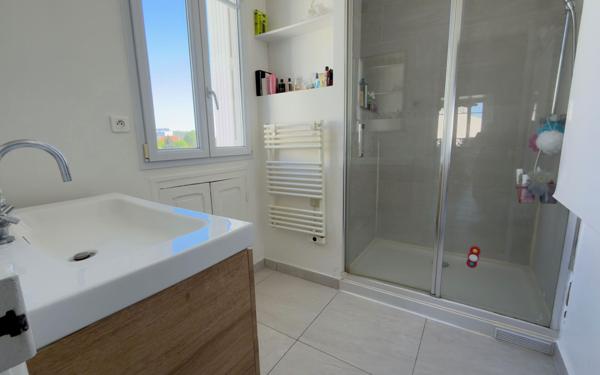 Appartement à vendre    3 pièces • 72 m2 Neuilly-Plaisance