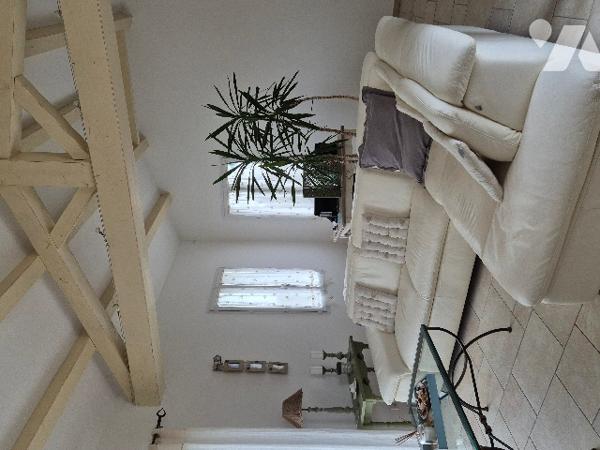 Aux portes de la Rochelle, splendide et lumineux pavillon d'architecte.