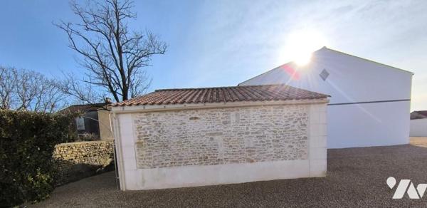 Aux portes de la Rochelle, splendide et lumineux pavillon d'architecte.