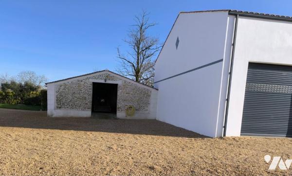 Aux portes de la Rochelle, splendide et lumineux pavillon d'architecte.