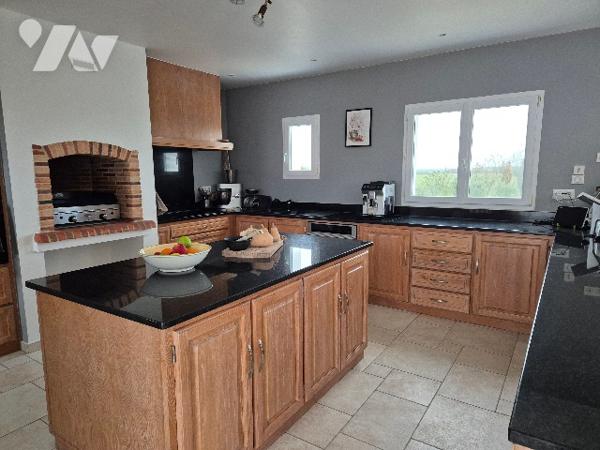 Aux portes de la Rochelle, splendide et lumineux pavillon d'architecte.