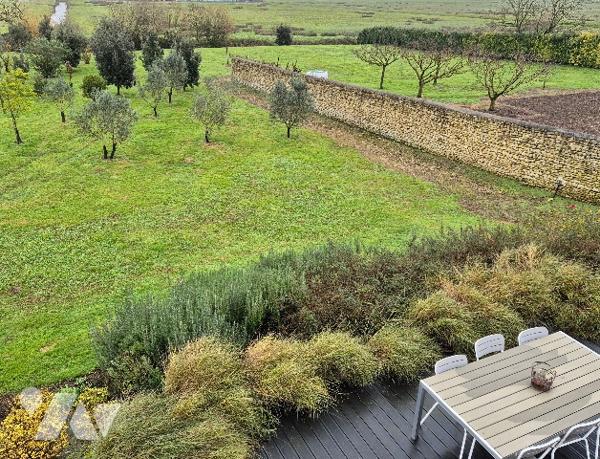 Aux portes de la Rochelle, splendide et lumineux pavillon d'architecte.