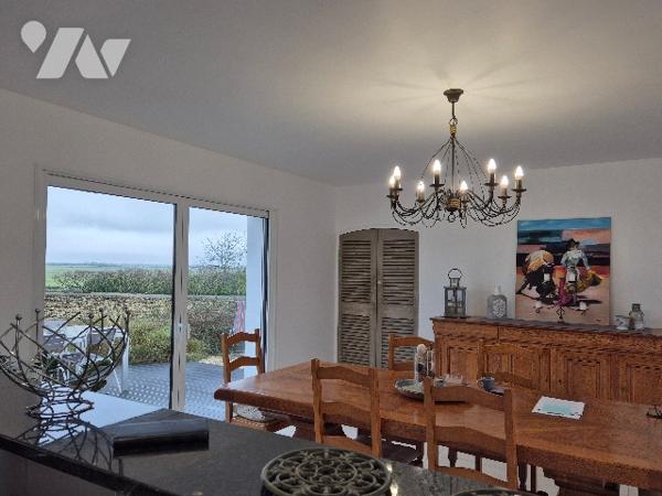 Aux portes de la Rochelle, splendide et lumineux pavillon d'architecte.