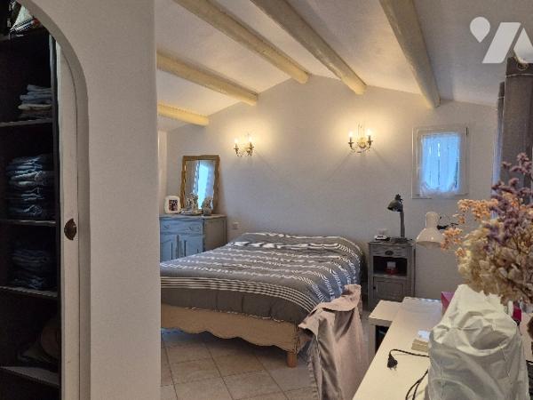 Aux portes de la Rochelle, splendide et lumineux pavillon d'architecte.