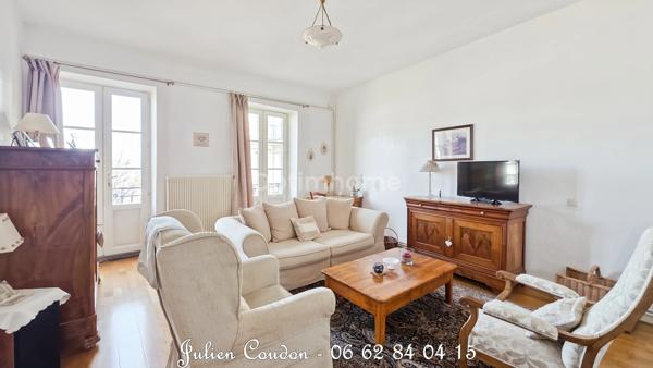 Appartement bourgeois 1890 – Élégance & art de vivre au cœur de Royat (63)