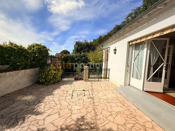 Vente
                Maison180 m² - 7 Pièces -
                    POCE SUR CISSE (37530)