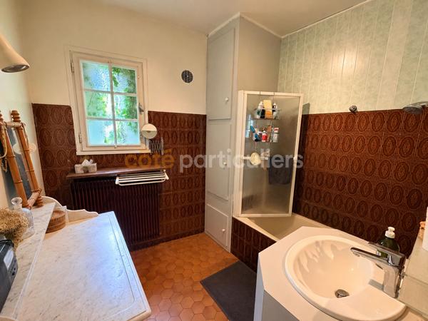 Vente
                Maison180 m² - 7 Pièces -
                    POCE SUR CISSE (37530)