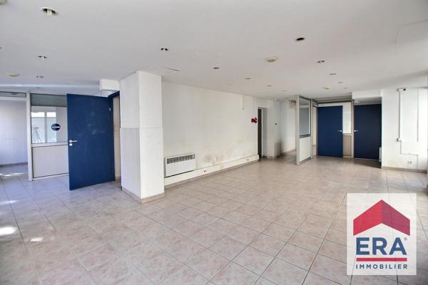 Immeuble à Bollène - local et appartements - Travaux à prévoir