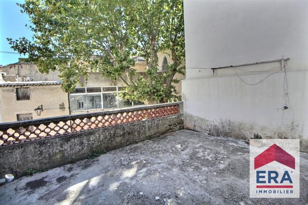 Immeuble à Bollène - local et appartements - Travaux à prévoir