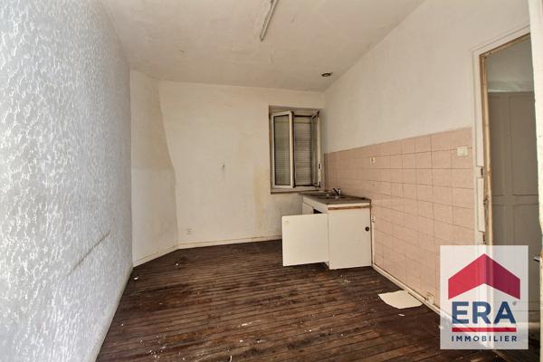 Immeuble à Bollène - local et appartements - Travaux à prévoir