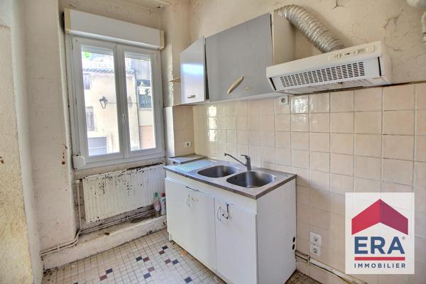 Immeuble à Bollène - local et appartements - Travaux à prévoir