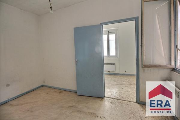 Immeuble à Bollène - local et appartements - Travaux à prévoir