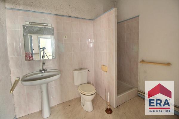 Immeuble à Bollène - local et appartements - Travaux à prévoir