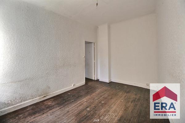 Immeuble à Bollène - local et appartements - Travaux à prévoir