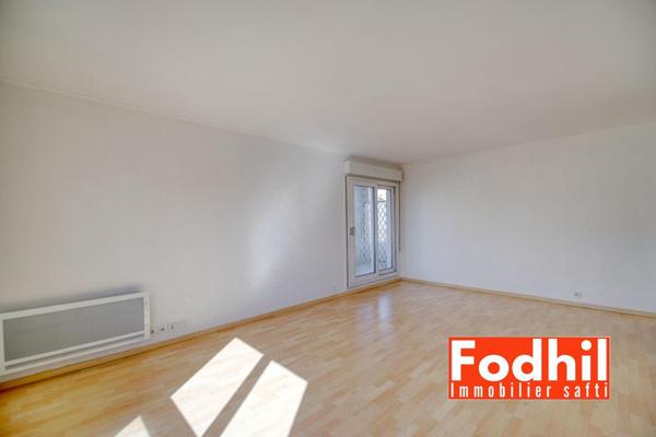 Appartement 3 pièce de 73m² avec Balcon- box et cave.