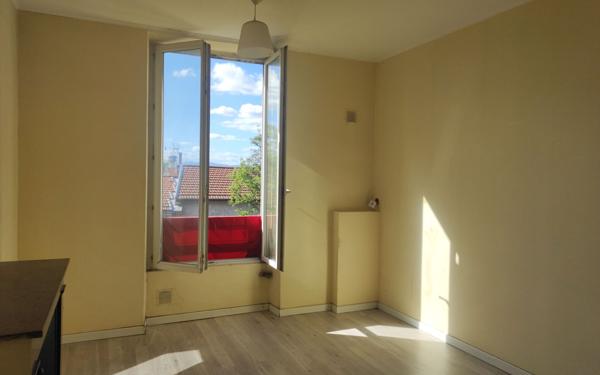 Appartement à vendre    2 pièces • 36,85 m2 Saint-Fons
