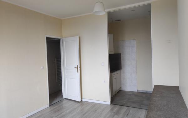 Appartement à vendre    2 pièces • 36,85 m2 Saint-Fons