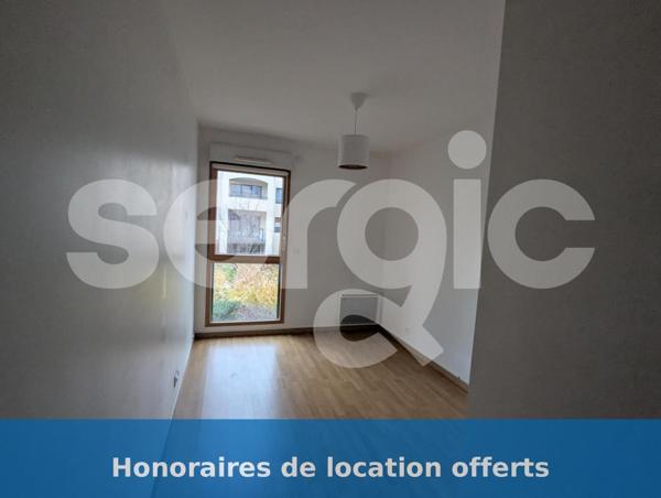 Location 4 Pieces 84 76240 Le Mesnil Esnard 25 1444 01 0210