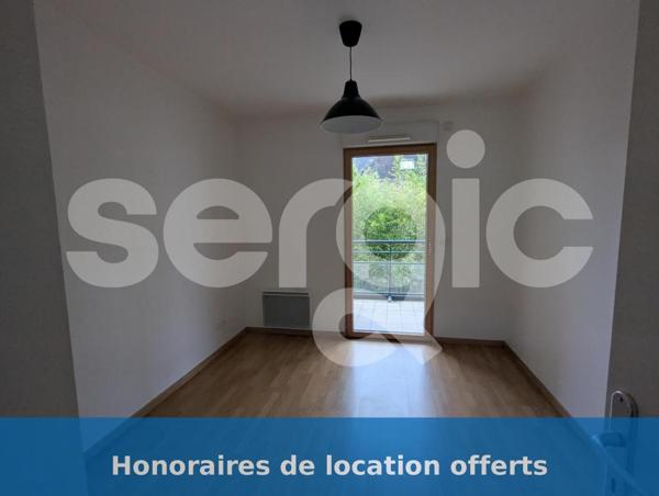 Location 4 Pieces 84 76240 Le Mesnil Esnard 25 1444 01 0210