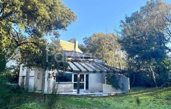 Maison familiale cadre boisé Proximité plages et centre