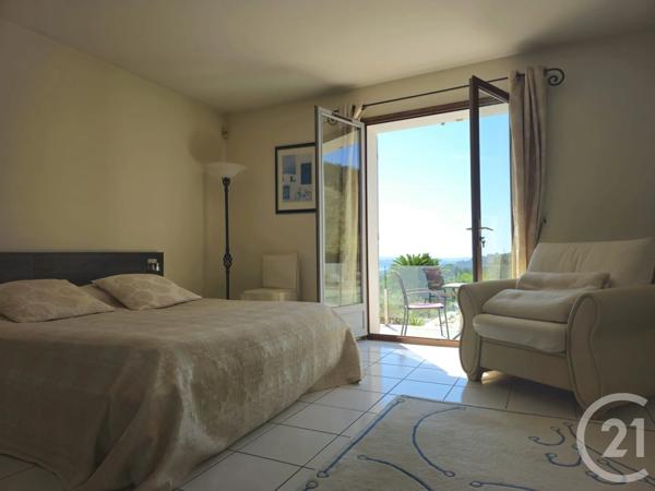 Maison à vendre  6 pièces - 312 m 2   LA CADIERE D AZUR  - 83