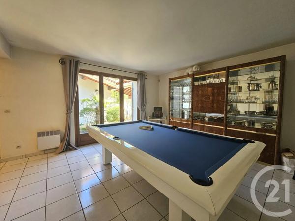 Maison à vendre  6 pièces - 312 m 2   LA CADIERE D AZUR  - 83