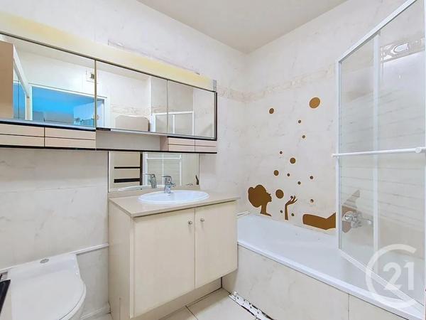 Appartement T3 à vendre  3 pièces - 79,70 m 2   FREJUS  - 83