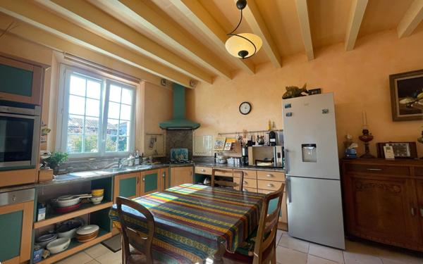 Maison à vendre    3 pièces • 142 m2 Viella