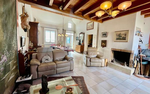 Maison à vendre    3 pièces • 142 m2 Viella