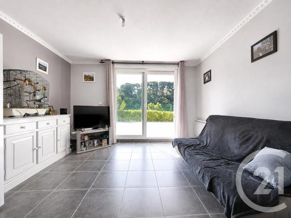 Appartement F2 à vendre  2 pièces - 46,57 m 2   ST LAURENT DU VAR  - 06