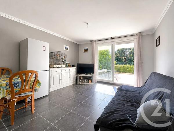 Appartement F2 à vendre  2 pièces - 46,57 m 2   ST LAURENT DU VAR  - 06