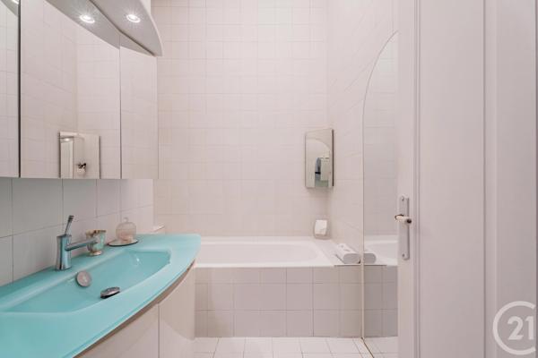 Appartement F2 à vendre  2 pièces - 58,15 m 2   NICE  - 06