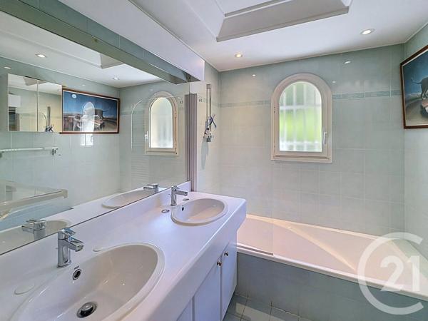 Appartement F3 à vendre  3 pièces - 99 m 2   MANDELIEU LA NAPOULE  - 06